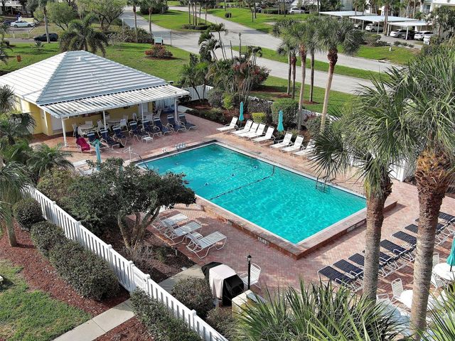 408 CERROMAR CIRCLE S 233, Venice, FL 34293