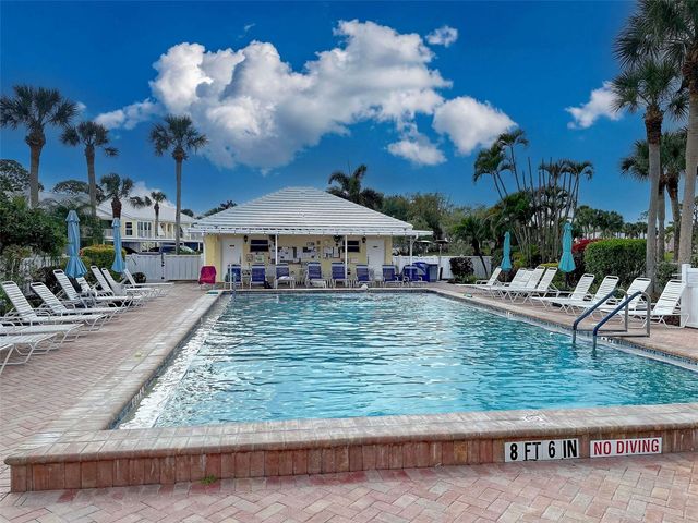 408 CERROMAR CIRCLE S 233, Venice, FL 34293