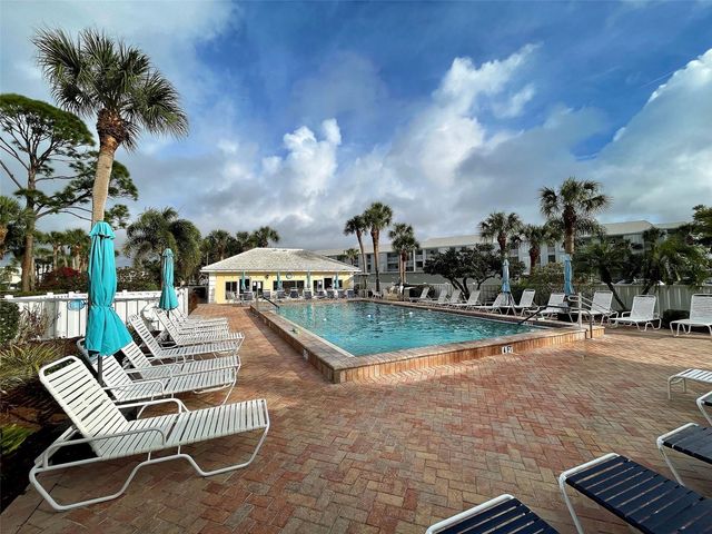 408 CERROMAR CIRCLE S 233, Venice, FL 34293