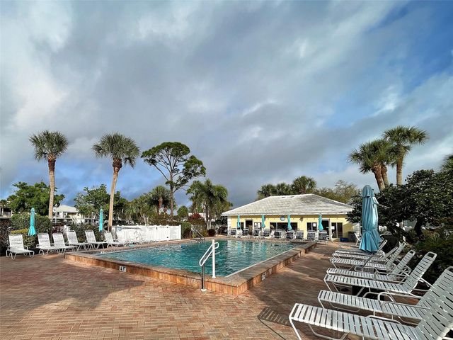 408 CERROMAR CIRCLE S 233, Venice, FL 34293