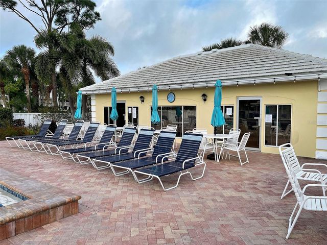 408 CERROMAR CIRCLE S 233, Venice, FL 34293