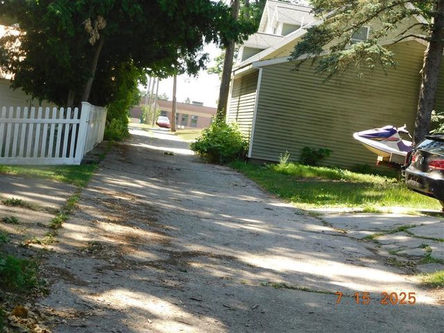 519 E Division Lot: 4Blk 3, Cadillac, MI 49601