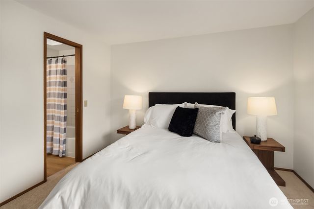6049 33rd Avenue NE, Seattle, WA 98115