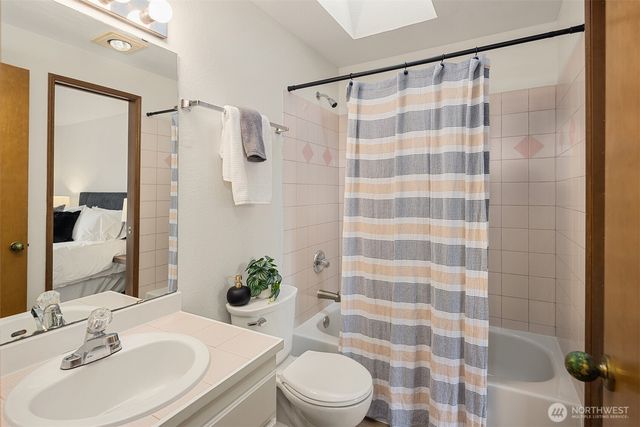 6049 33rd Avenue NE, Seattle, WA 98115