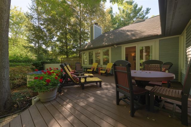848 W Center Street, Douglas, MI 49406