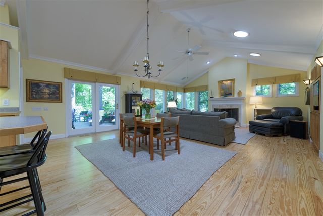 848 W Center Street, Douglas, MI 49406