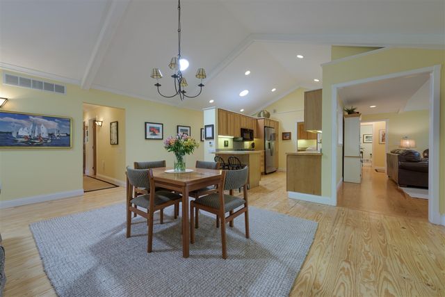 848 W Center Street, Douglas, MI 49406