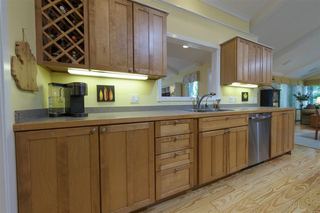 848 W Center Street, Douglas, MI 49406