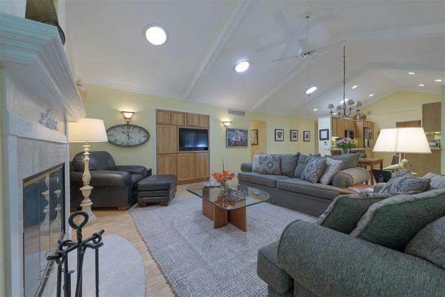 848 W Center Street, Douglas, MI 49406