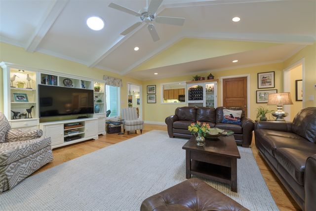 848 W Center Street, Douglas, MI 49406