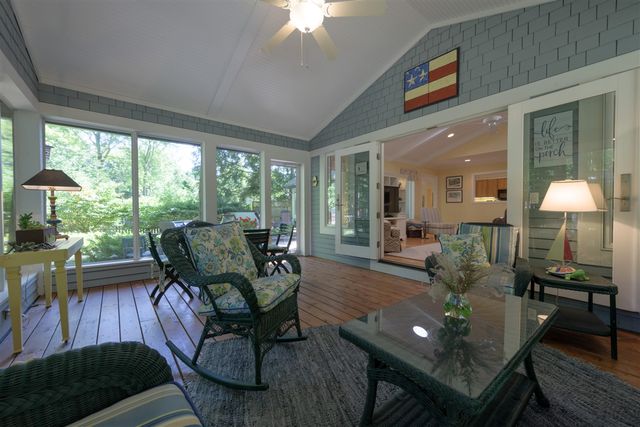 848 W Center Street, Douglas, MI 49406
