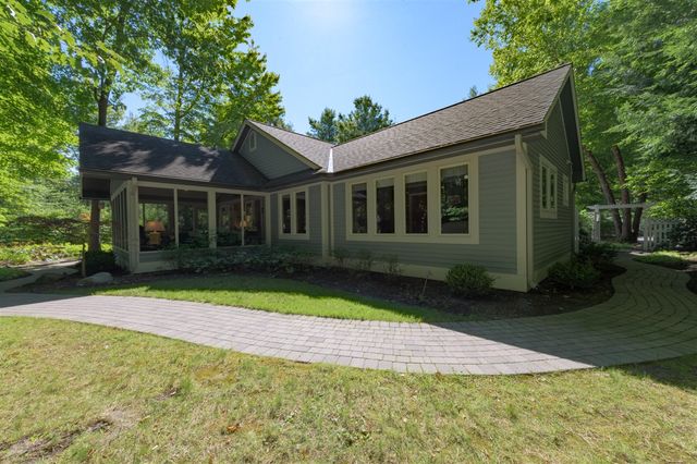 848 W Center Street, Douglas, MI 49406