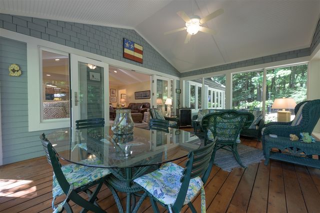 848 W Center Street, Douglas, MI 49406
