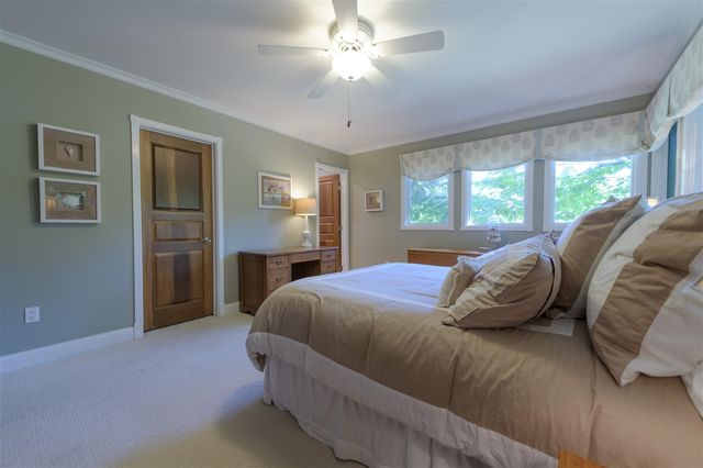 848 W Center Street, Douglas, MI 49406