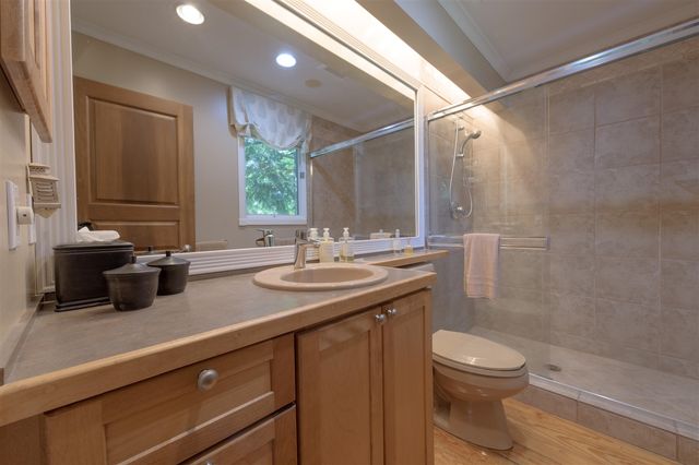848 W Center Street, Douglas, MI 49406