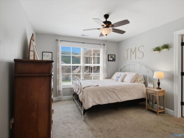 15 Taylors Brook Way SE, Gurley, AL 35748