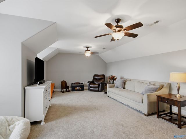 15 Taylors Brook Way SE, Gurley, AL 35748