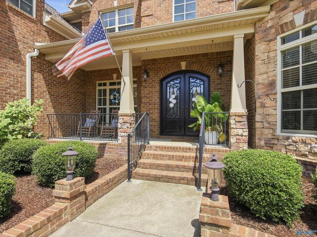 15 Taylors Brook Way SE, Gurley, AL 35748