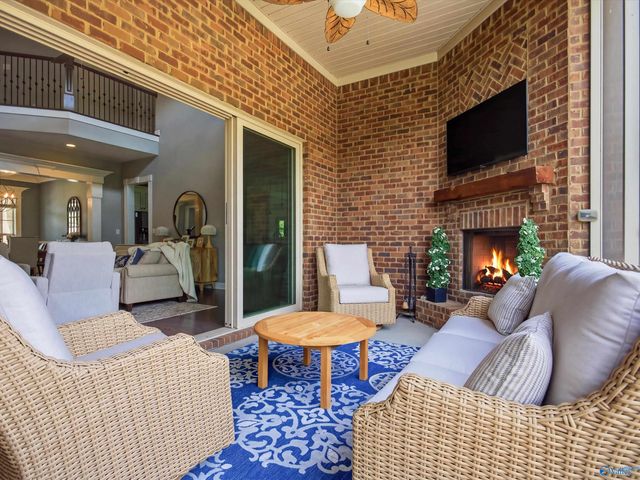 15 Taylors Brook Way SE, Gurley, AL 35748