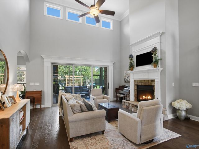 15 Taylors Brook Way SE, Gurley, AL 35748