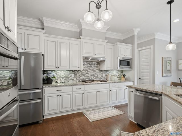 15 Taylors Brook Way SE, Gurley, AL 35748