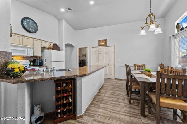 8902 N Soft Winds Drive, Tucson, AZ 85742