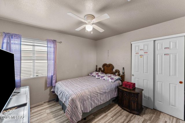 8902 N Soft Winds Drive, Tucson, AZ 85742