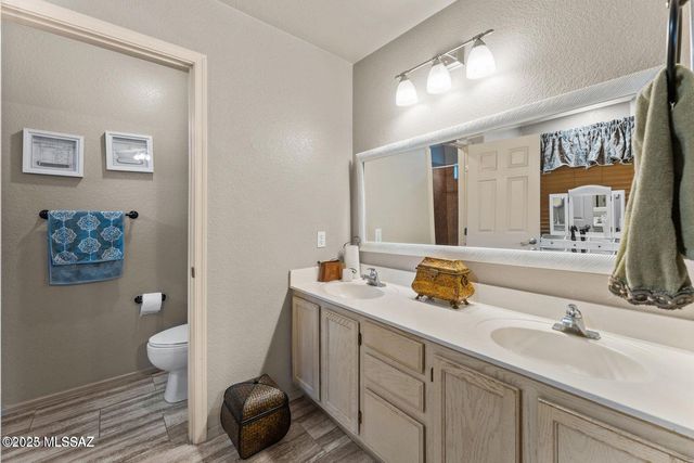 8902 N Soft Winds Drive, Tucson, AZ 85742