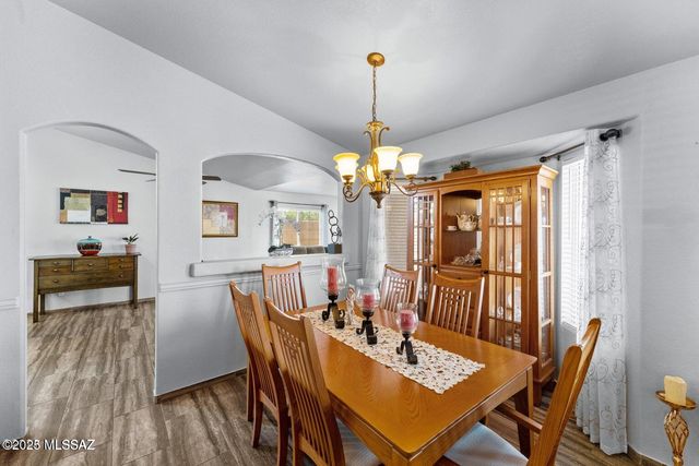 8902 N Soft Winds Drive, Tucson, AZ 85742