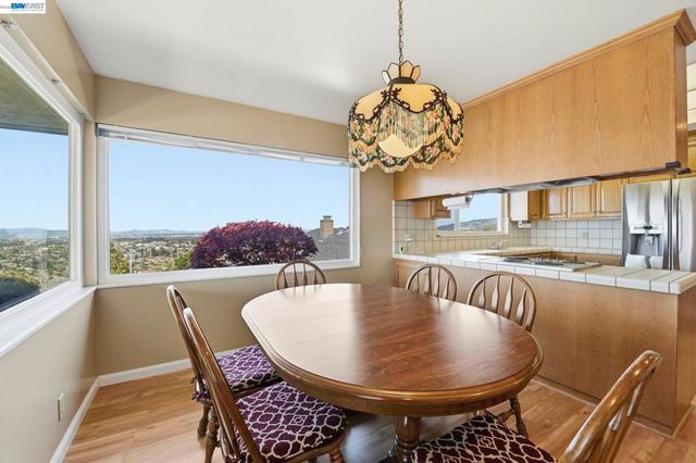 1961 Marineview Dr, San Leandro, CA 94577