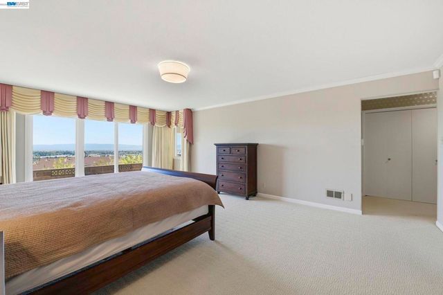 1961 Marineview Dr, San Leandro, CA 94577