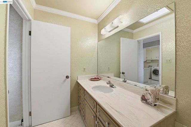 1961 Marineview Dr, San Leandro, CA 94577