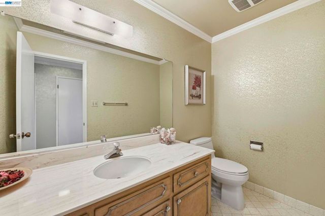 1961 Marineview Dr, San Leandro, CA 94577