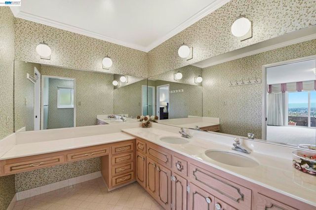 1961 Marineview Dr, San Leandro, CA 94577