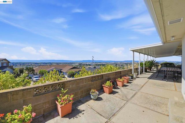 1961 Marineview Dr, San Leandro, CA 94577
