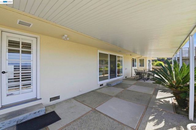 1961 Marineview Dr, San Leandro, CA 94577