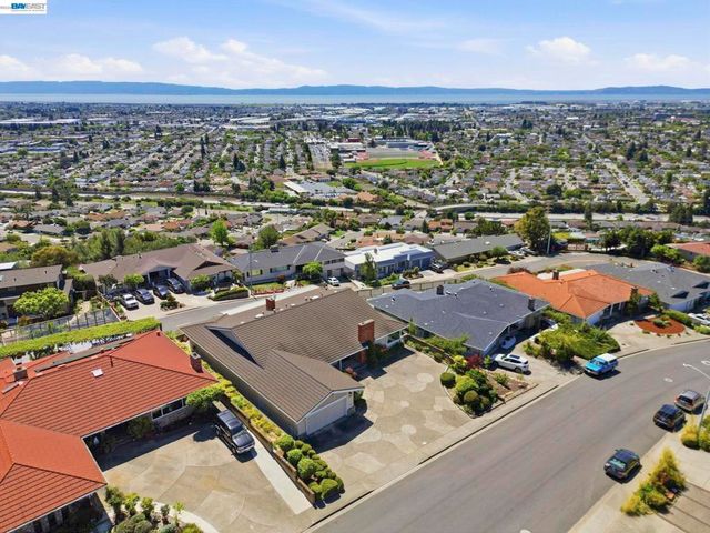 1961 Marineview Dr, San Leandro, CA 94577