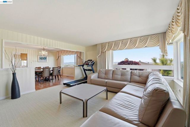 1961 Marineview Dr, San Leandro, CA 94577