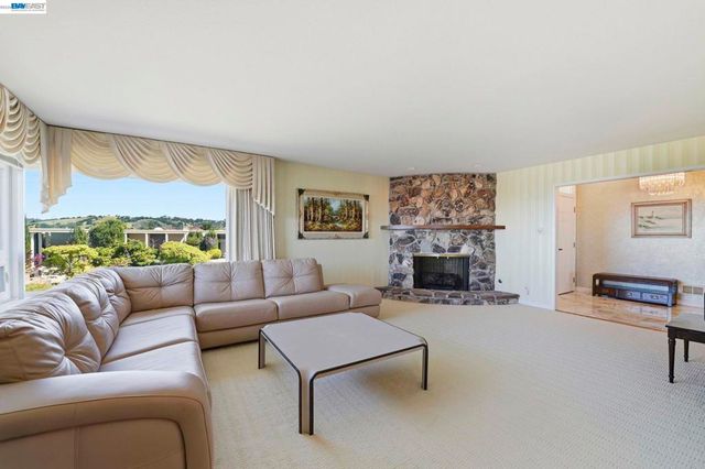 1961 Marineview Dr, San Leandro, CA 94577
