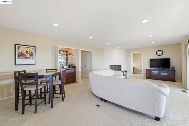 1961 Marineview Dr, San Leandro, CA 94577