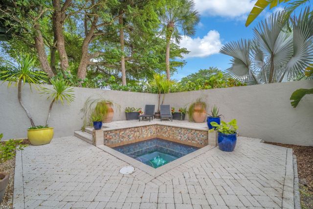 11813 Pebblewood Drive, Wellington, FL 33414