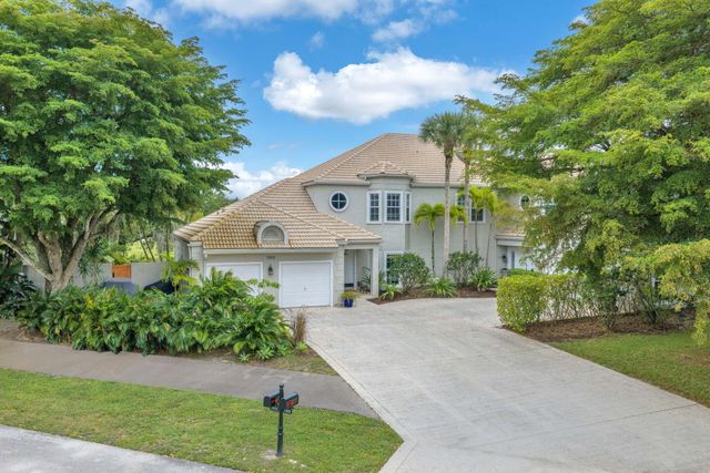 11813 Pebblewood Drive, Wellington, FL 33414