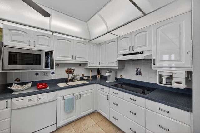 531 N Ocean Boulevard 1811, Pompano Beach, FL 33062