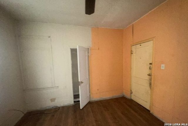 5410 S Flores, San Antonio, TX 78214