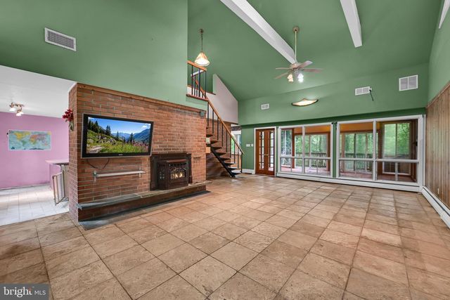 9 WOODED LN, Media, PA 19063