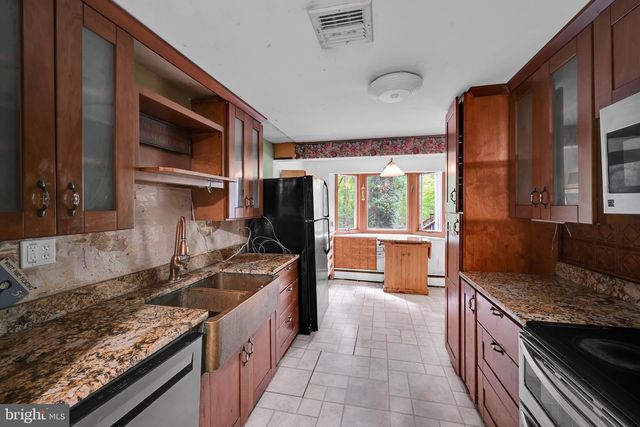 9 WOODED LN, Media, PA 19063