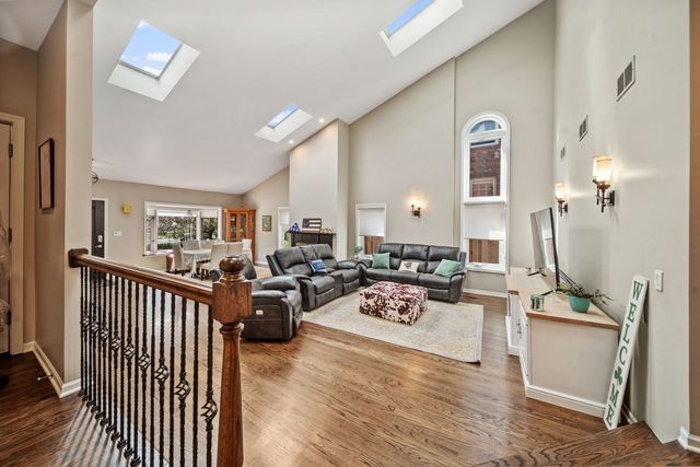404 Grand Boulevard, Park Ridge, IL 60068