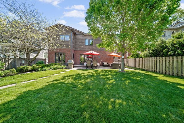 404 Grand Boulevard, Park Ridge, IL 60068