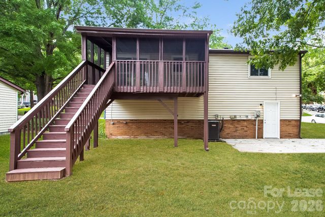 5222 Split Oak Drive, Charlotte, NC 28227