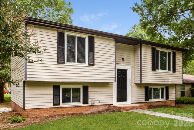 5222 Split Oak Drive, Charlotte, NC 28227